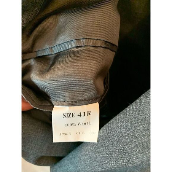 Jos a bank gray suit  jacket size 41R and pants 33R 3 button suit - Picture 5 of 11